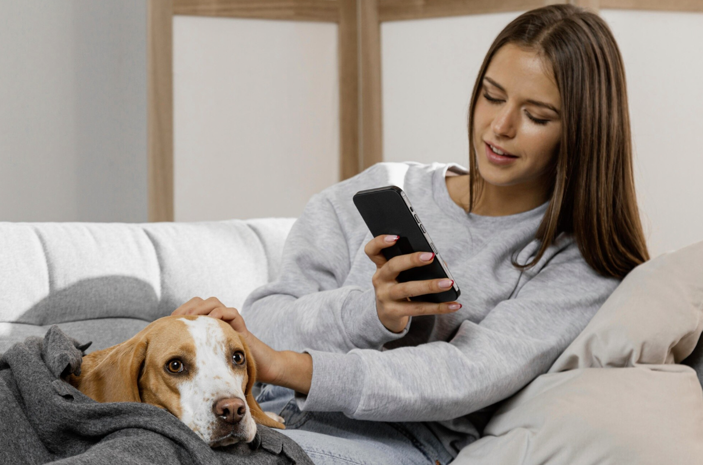 7. Trakkit SmartTag X – Best for Pet Owners