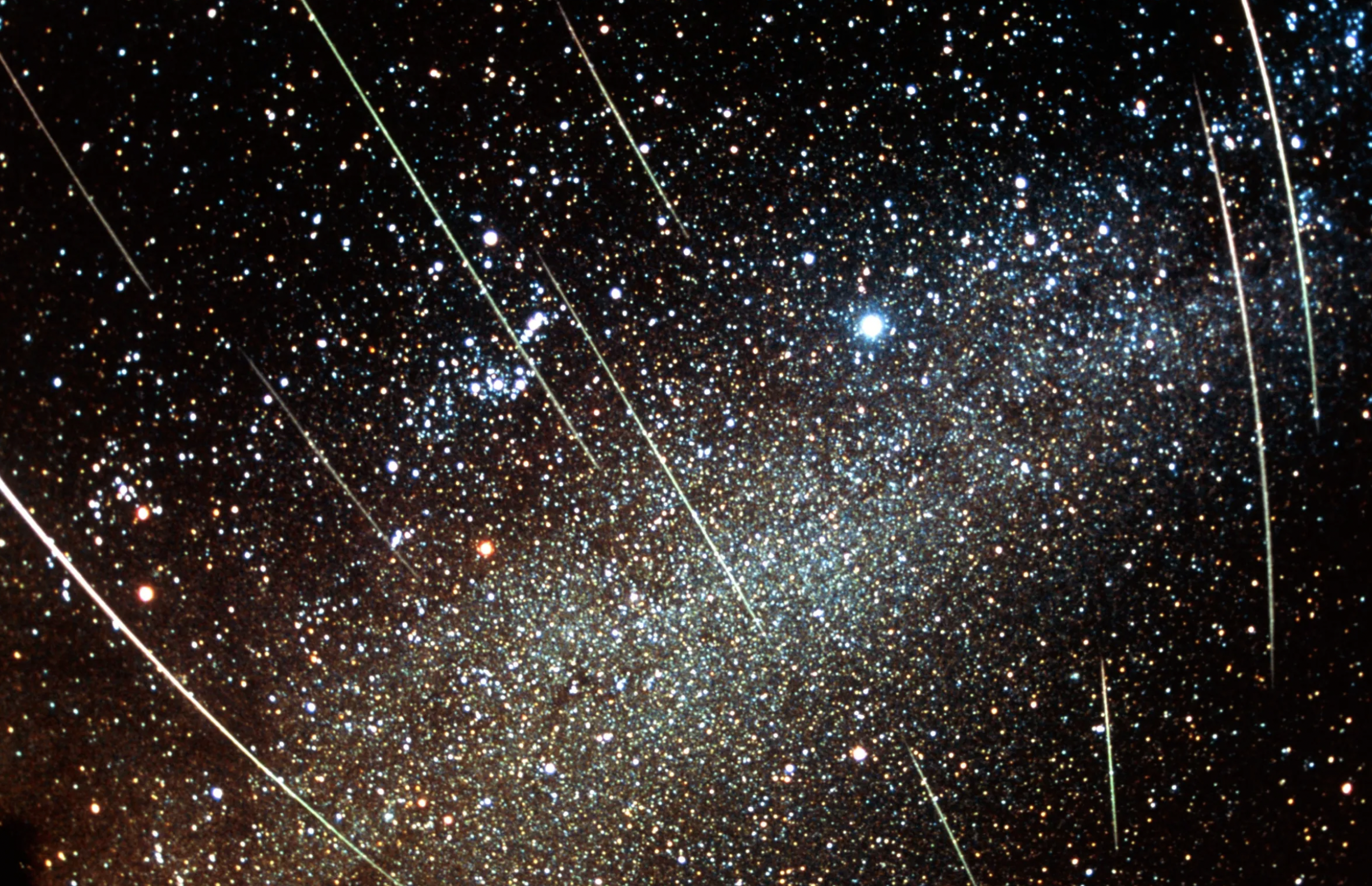 Leonid Meteor Shower 2026 Peaks on November 17 and 18 How to Watch It With a Half Moon in the Sky